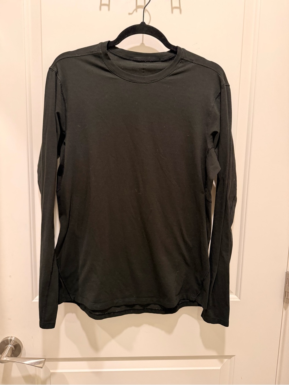 Lululemon Long Sleeve Shirt
Black Men’s Size M